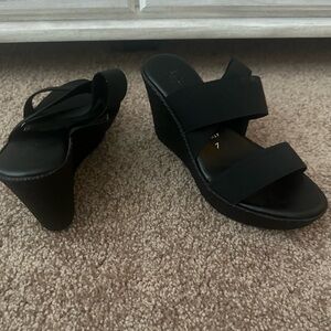 Italian shoemakers size 7 slides